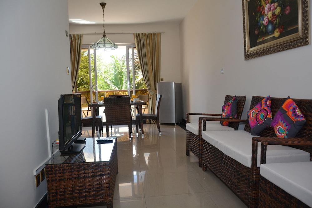 Bur Nas Beach Luxury Suite Pereybere Beach Extérieur photo