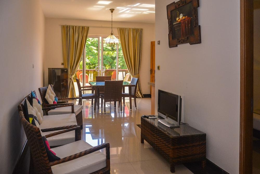 Bur Nas Beach Luxury Suite Pereybere Beach Extérieur photo