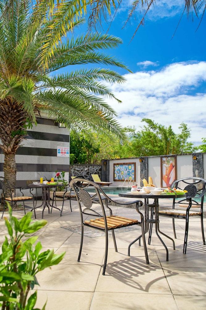 Bur Nas Beach Luxury Suite Pereybere Beach Extérieur photo