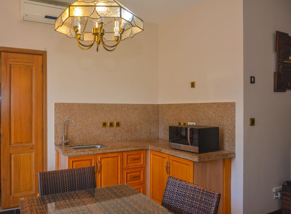 Bur Nas Beach Luxury Suite Pereybere Beach Extérieur photo