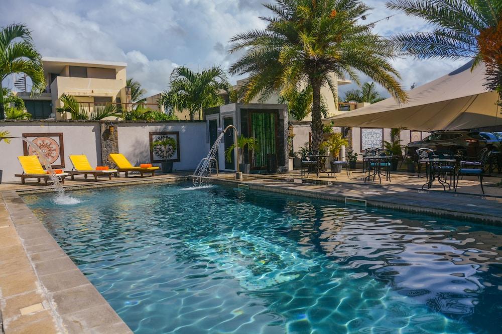 Bur Nas Beach Luxury Suite Pereybere Beach Extérieur photo