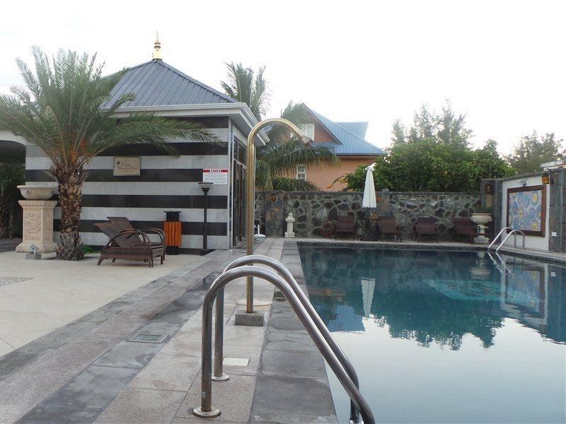 Bur Nas Beach Luxury Suite Pereybere Beach Extérieur photo