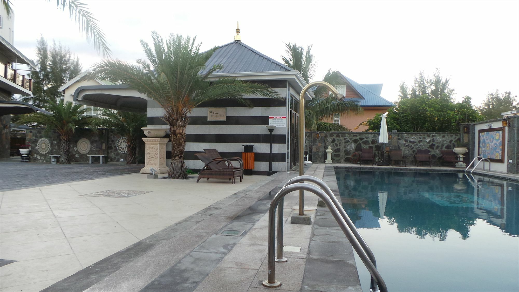 Bur Nas Beach Luxury Suite Pereybere Beach Extérieur photo