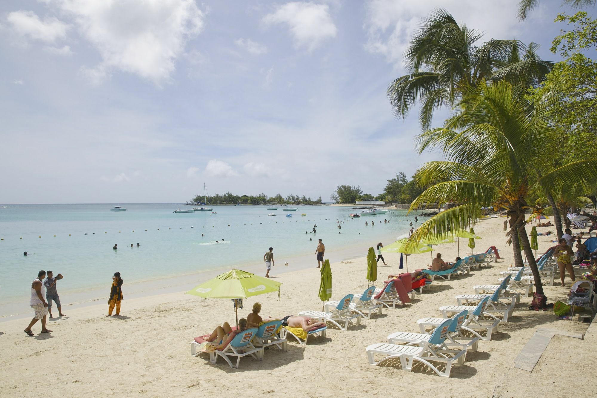 Bur Nas Beach Luxury Suite Pereybere Beach Extérieur photo